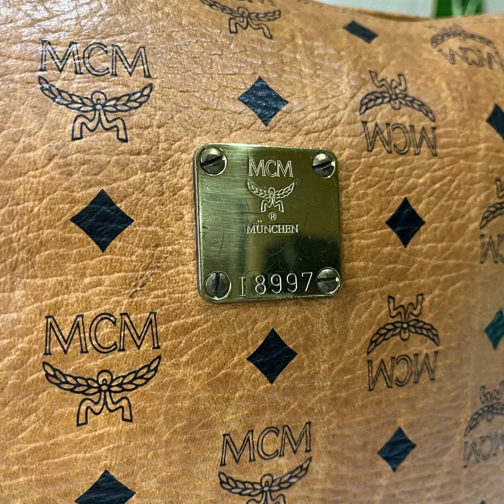 MCM Cognac Pouch - Picture 4 of 14